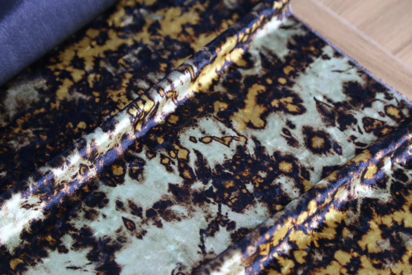 Large stock available - Gold-sprinkled fabric - For making dresses | pants Joomme Fabric