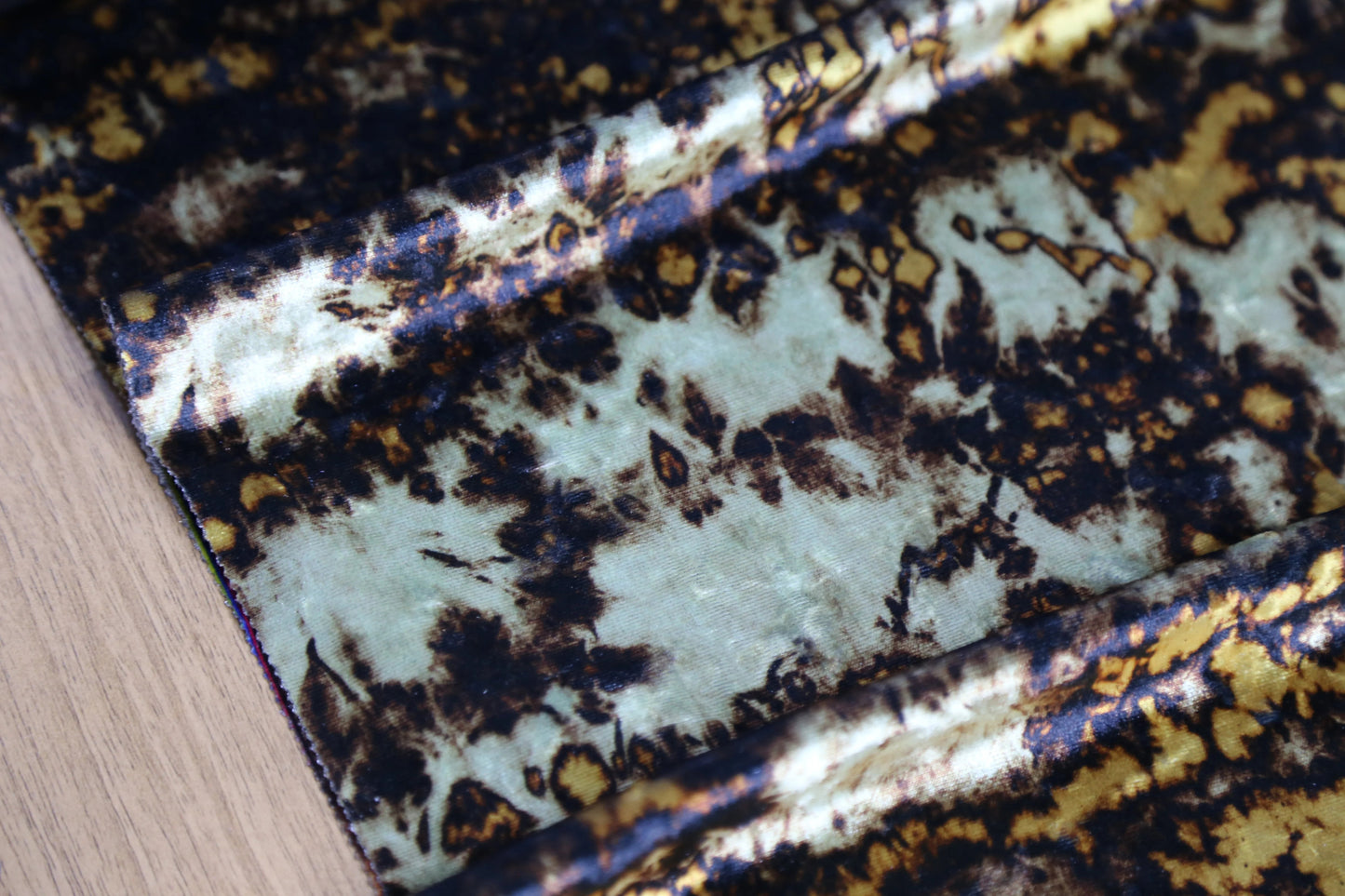 Large stock available - Gold-sprinkled fabric - For making dresses | pants Joomme Fabric