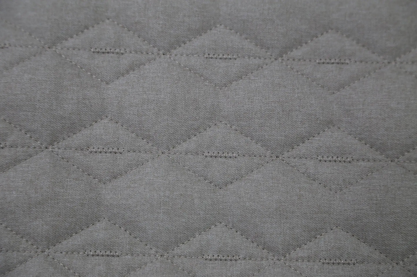 Charcoal Diamond Quilted Cotton Fabric - Industrial Texture Sample Textile for Luxury Loungewear & Minimalist Home Decor - OEKO-TEX 145cm Joomme Fabric