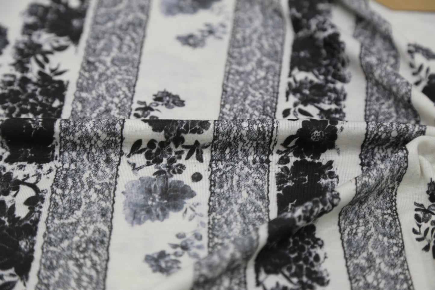 Cashmere blended knitted fabric 140gsm-single side retro art printing Joomme Fabric