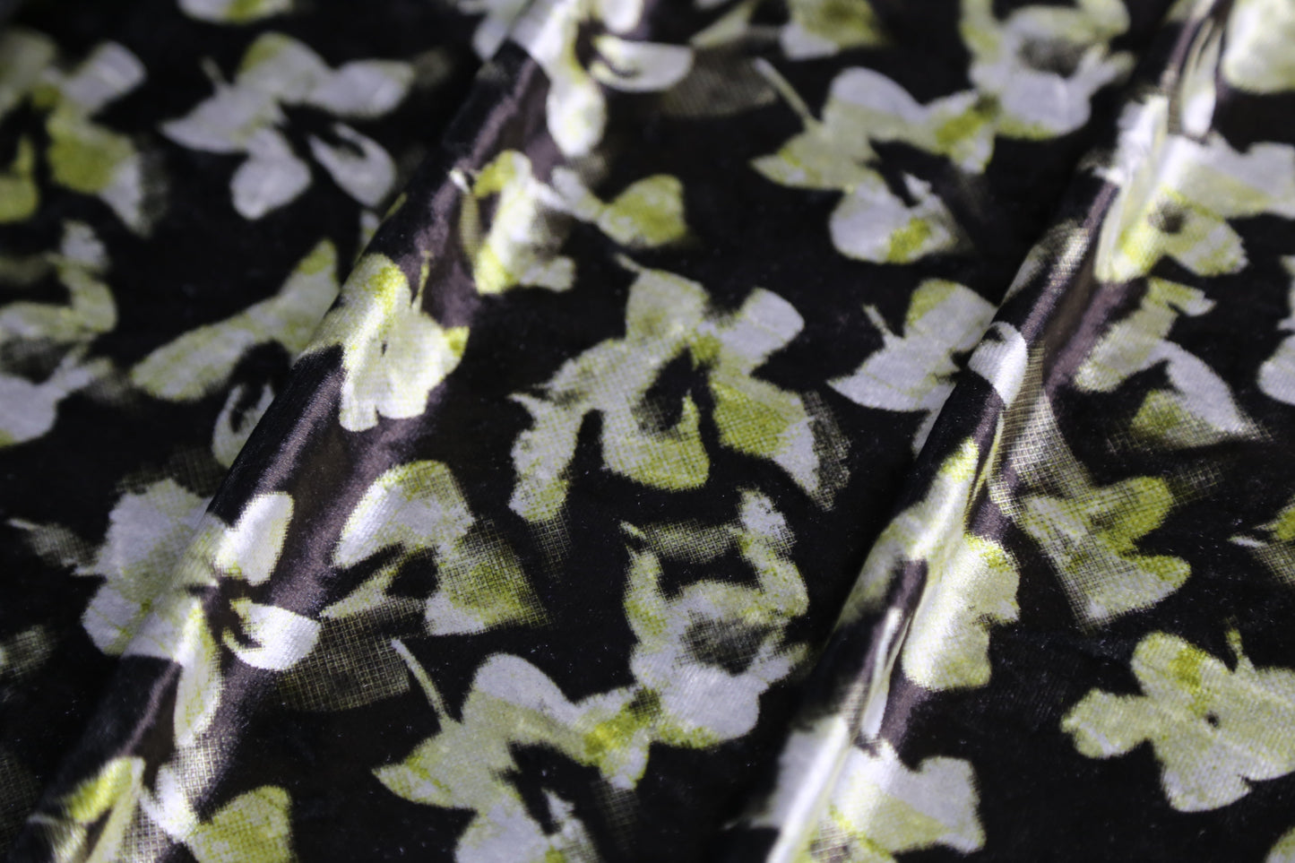 Black Silk Peach Thread Fabric – 95% Polyester 5% Spandex, 240g, 160cm Width | Floral Print Sewing Fabric Joomme Fabric Shop
