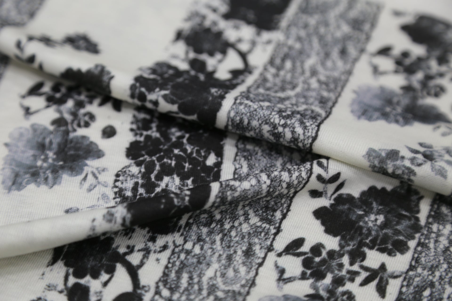 Cashmere blended knitted fabric 140gsm-single side retro art printing Joomme Fabric